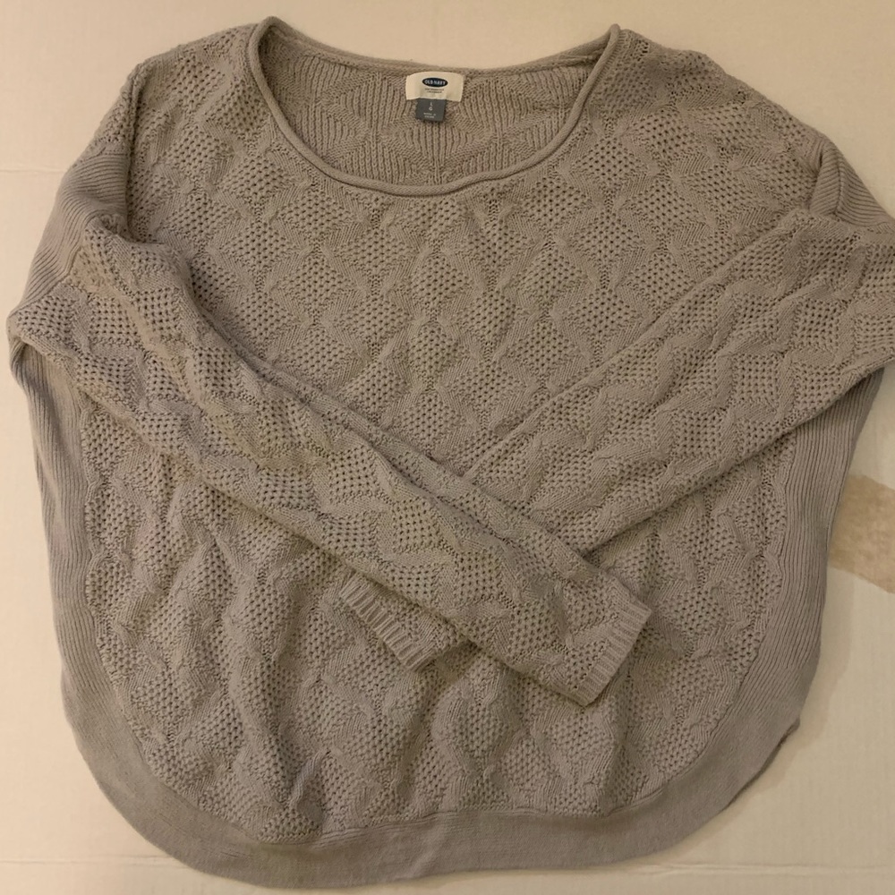 ✨MOVING SALE✨ Old Navy Scoop Bottom Sweater